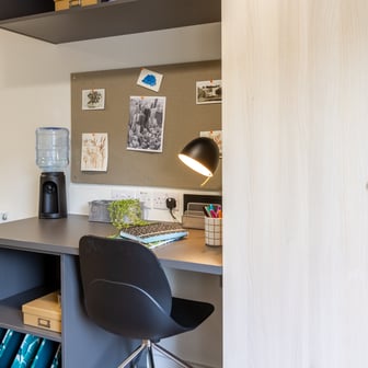 Bronze En Suite River view - Image 3